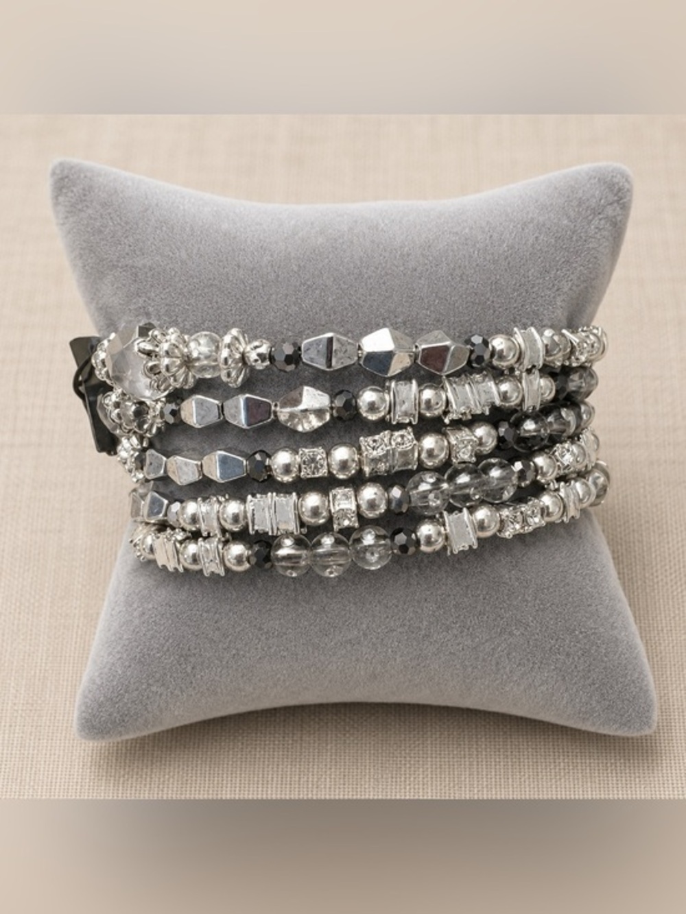 Premier Designs TWIRL White/Clear Beaded 5 Coil Bracelet Adjustable LN #620